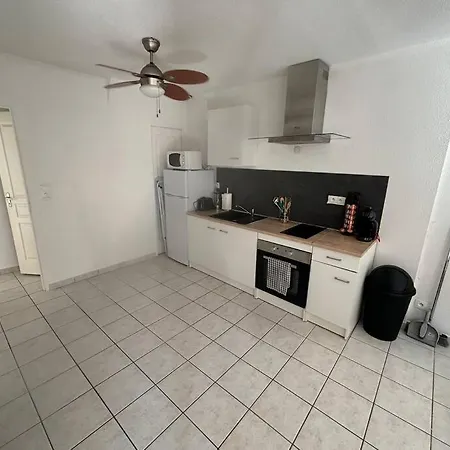 아파트 4 Personnes A 100m De La *